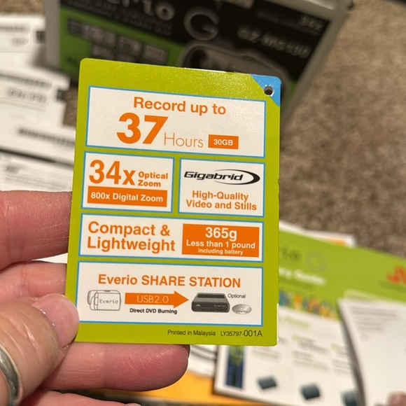 JVC Everio G Series Hard Disk Camcorder 34X Optical Hyper Zoom (GZ-MG140) EUC! - Picture 9 of 16